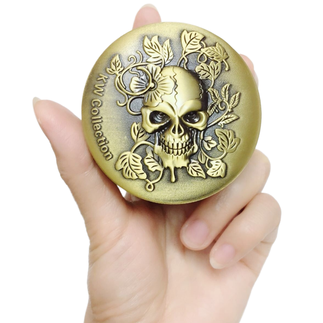 2.5-GrinOnly-SK-Herb-Grinder-Skull-Designed-with-Pollen-Catcher-2